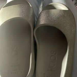 Kids silver sandals